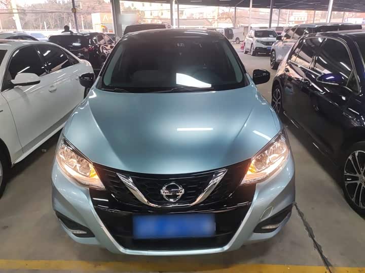 Фото 3 - Nissan Tiida