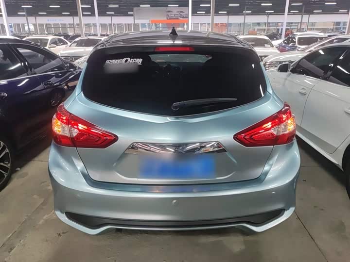 Фото 6 - Nissan Tiida