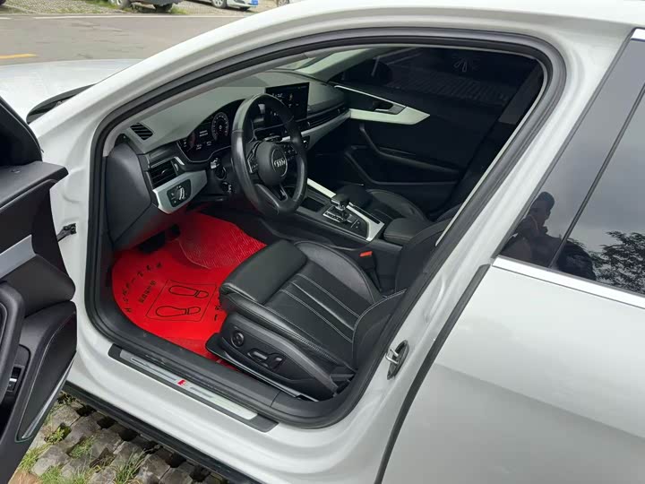 Фото 3 - Audi A4L
