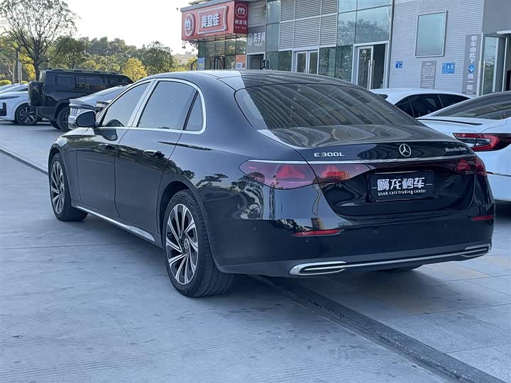 Фото 7 - Mercedes-Benz E-Class