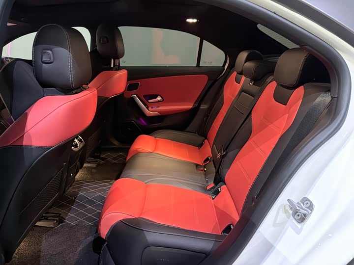 Фото 6 - Mercedes-Benz A-Class AMG