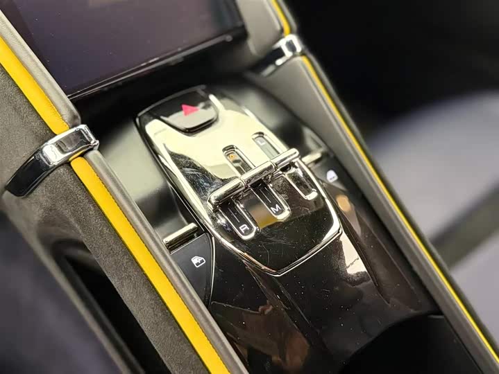 Фото 7 - Ferrari Roma