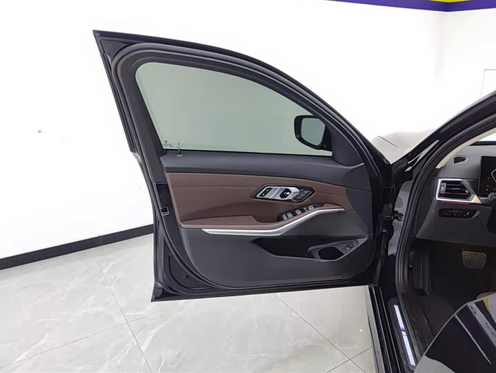 Фото 7 - BMW 3 Series