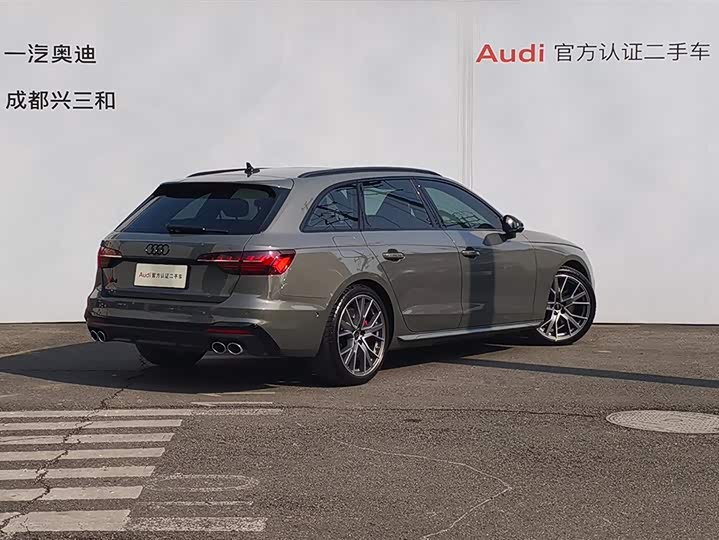 Фото 4 - Audi S4