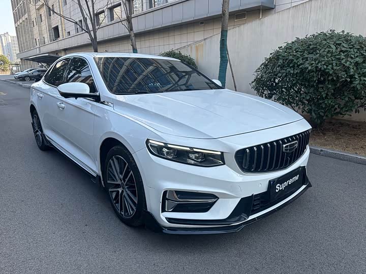 Фото 3 - Geely Preface