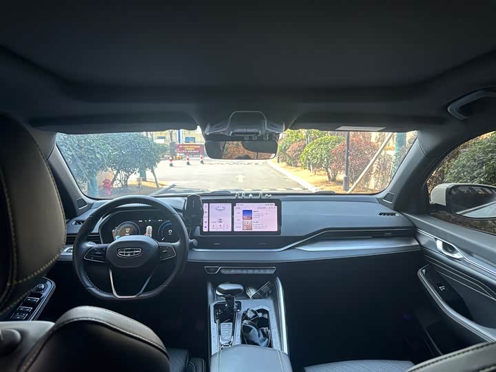 Фото 6 - Geely Preface