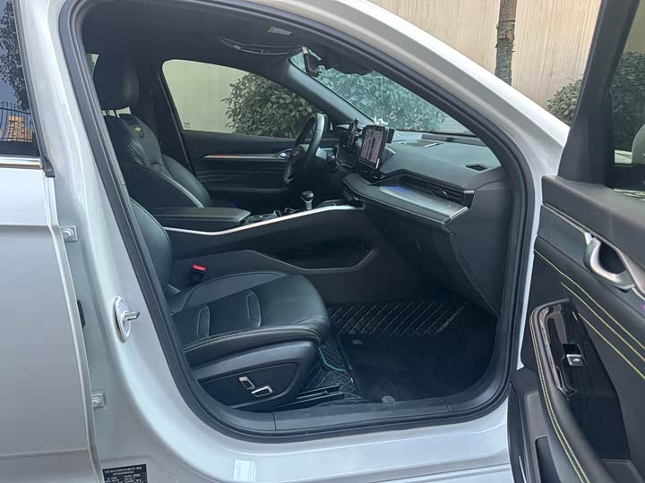 Фото 8 - Geely Preface