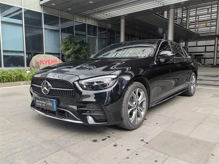 Фото 1 - Mercedes-Benz E-Class