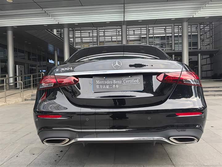 Фото 7 - Mercedes-Benz E-Class