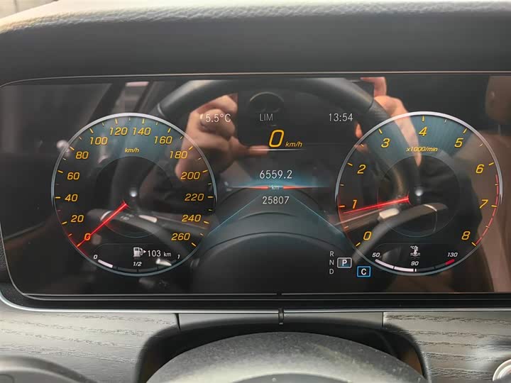 Фото 9 - Mercedes-Benz E-Class