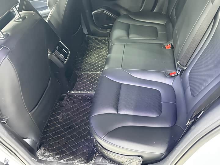 Фото 8 - Bestune B70