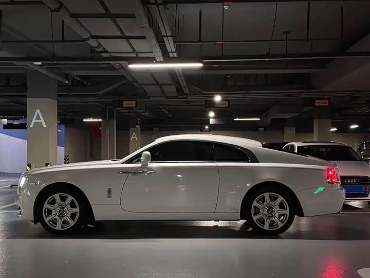 Фото 2 - Rolls-Royce Wraith