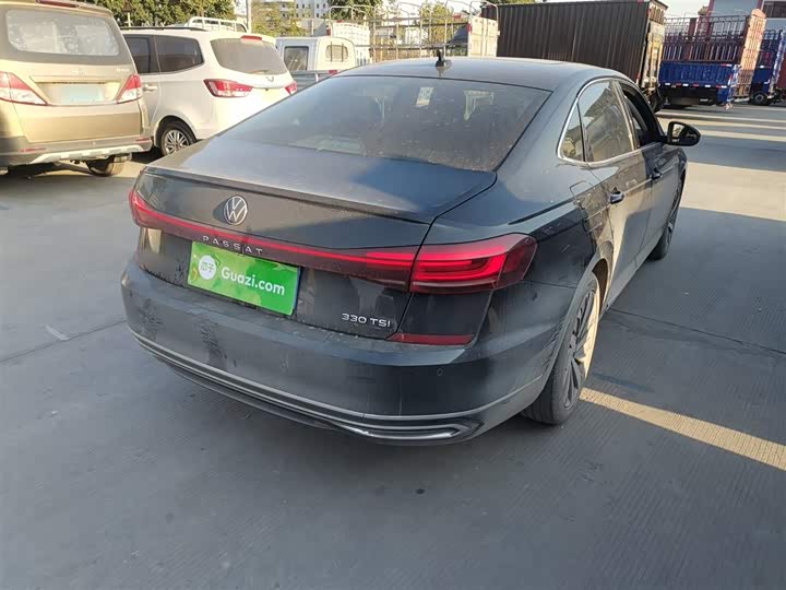 Фото 7 - Volkswagen Passat