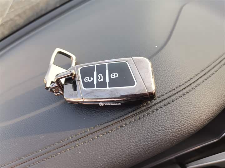 Фото 9 - Volkswagen Passat