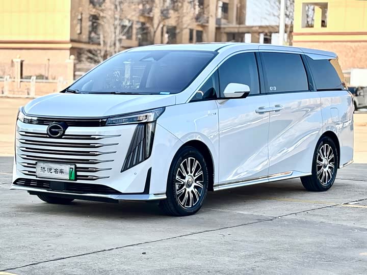 Фото 2 - GAC Trumpchi E9