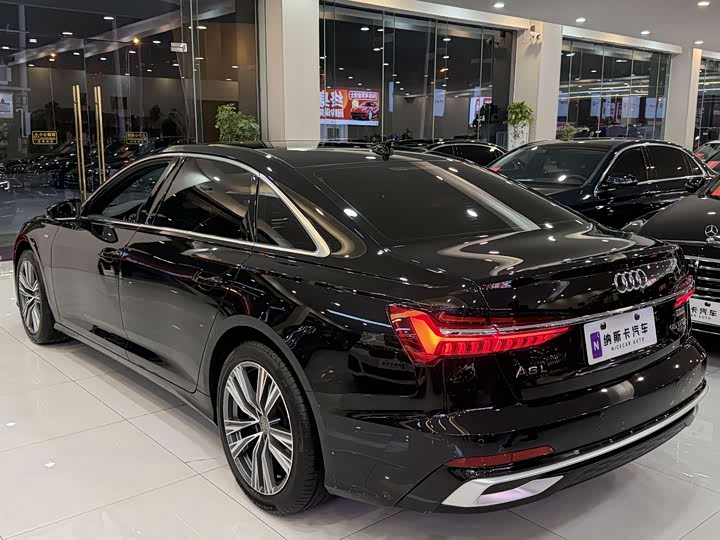 Фото 6 - Audi A6L