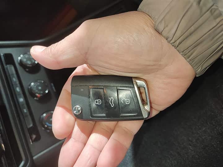 Фото 9 - Volkswagen Lavida