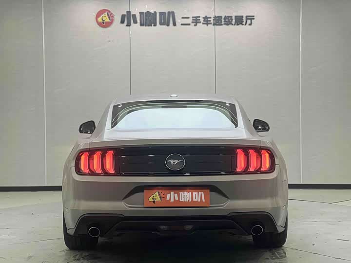 Фото 2 - Ford Mustang