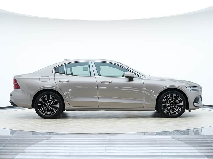 Фото 4 - Volvo S60