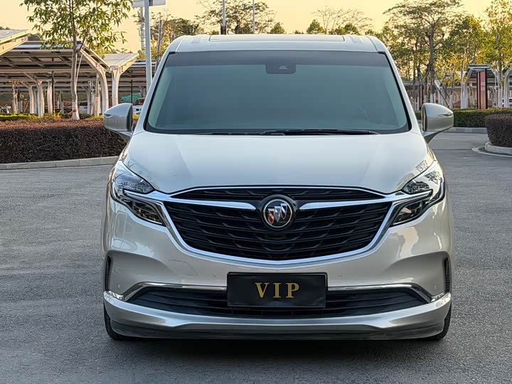 Фото 2 - Buick GL8 ES