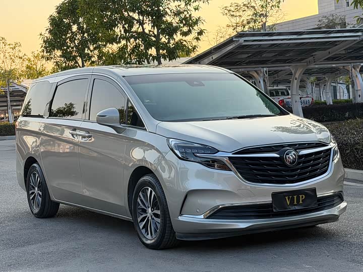 Фото 3 - Buick GL8 ES