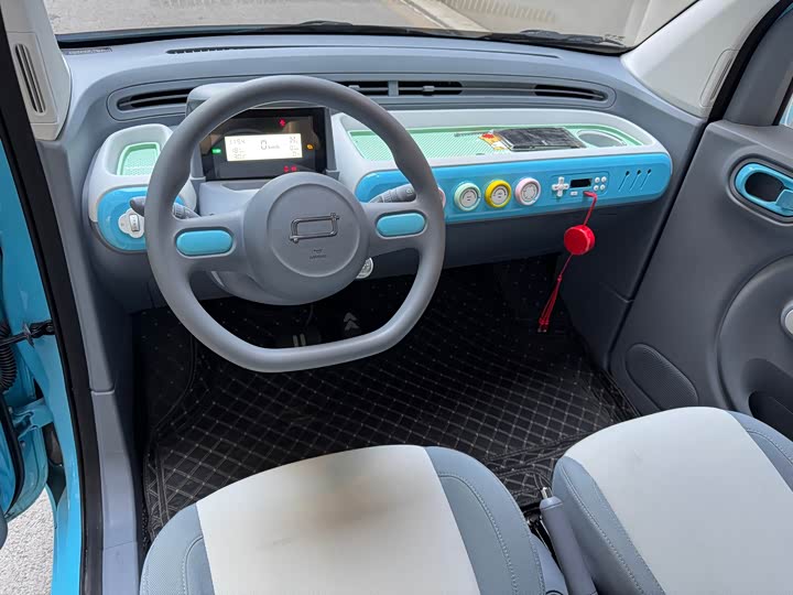 Фото 8 - Bestune Pony