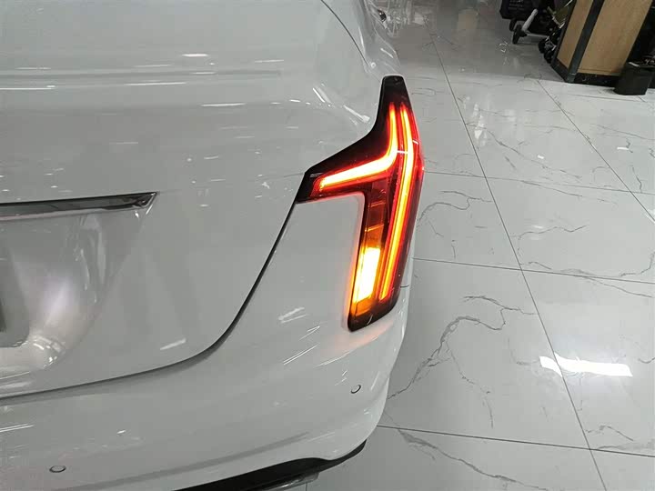 Фото 8 - Cadillac CT5