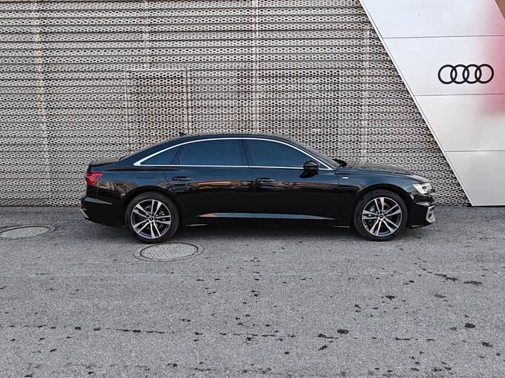 Фото 3 - Audi A6L