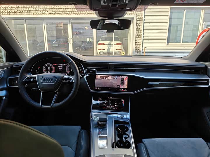 Фото 7 - Audi A6L