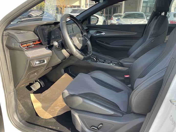 Фото 4 - Geely Binrui