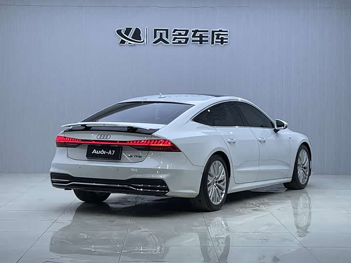 Фото 5 - Audi A7