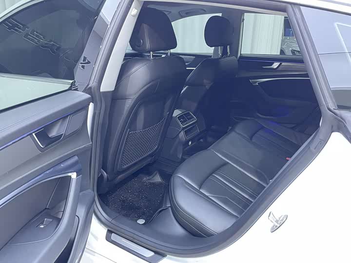 Фото 7 - Audi A7