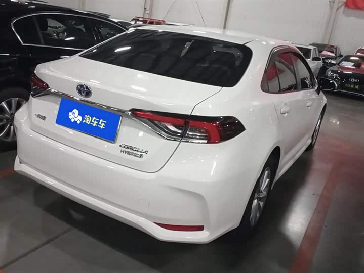 Фото 3 - Toyota Corolla