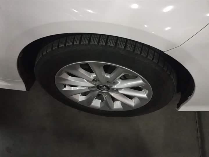 Фото 6 - Toyota Corolla