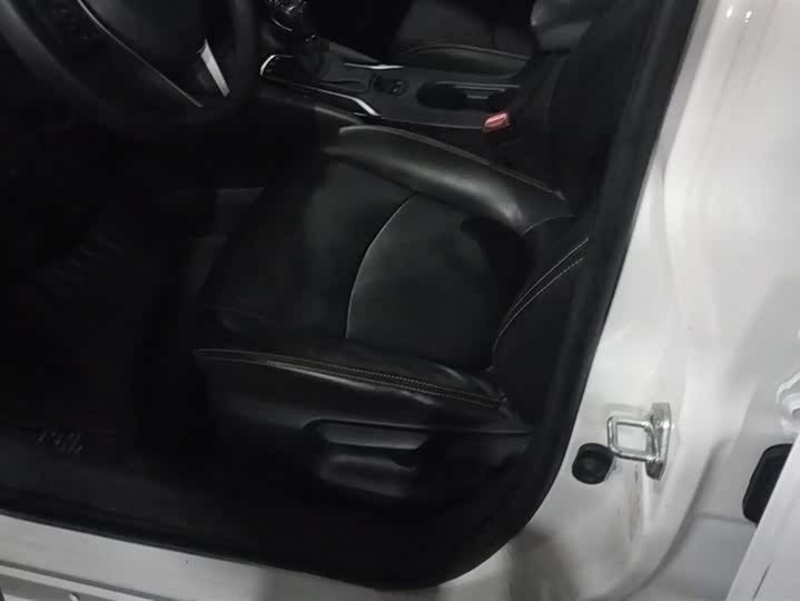 Фото 9 - Toyota Corolla