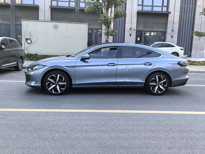 Фото 4 - Volkswagen Lamando L