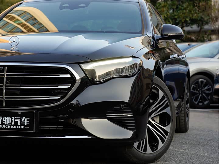 Фото 8 - Mercedes-Benz E-Class Hybrid