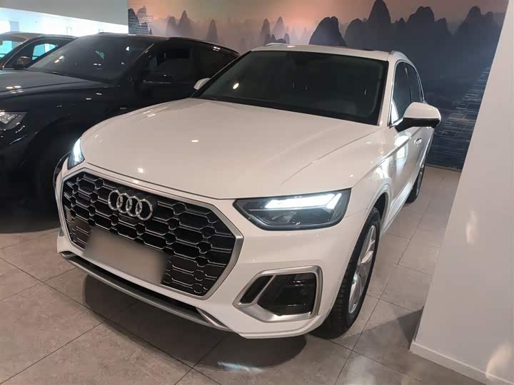 Фото 2 - Audi Q5L