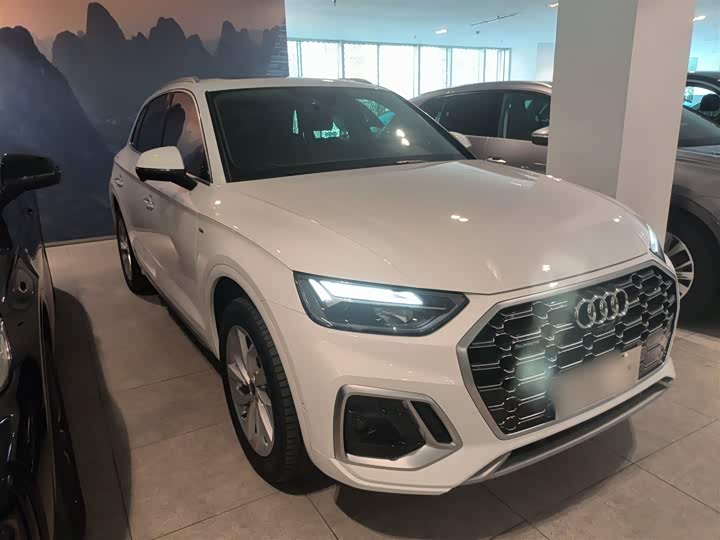 Фото 4 - Audi Q5L