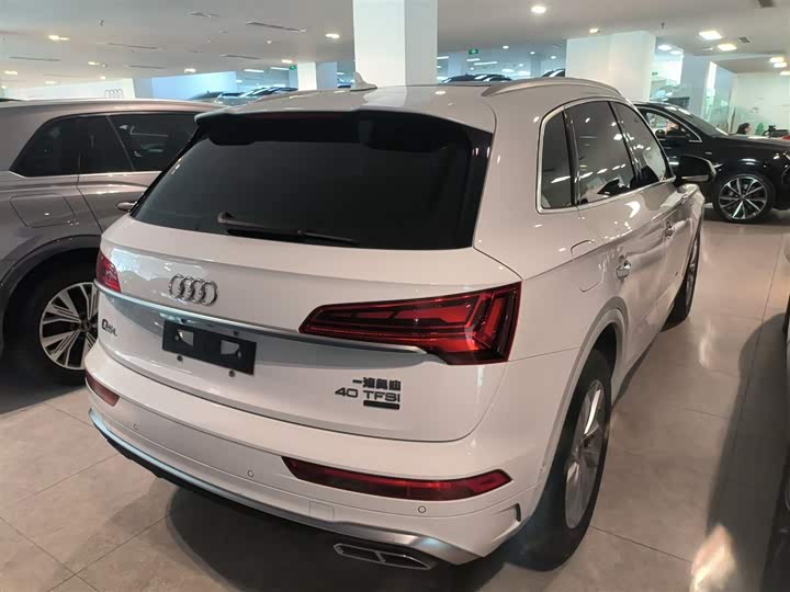 Фото 7 - Audi Q5L