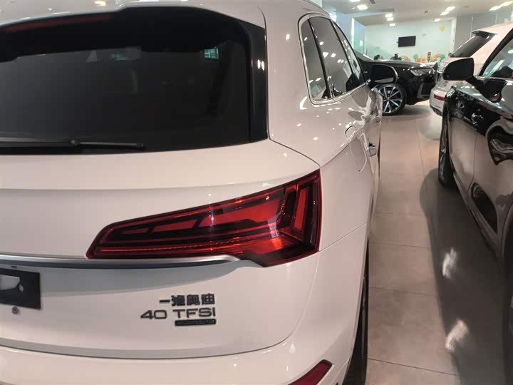 Фото 8 - Audi Q5L