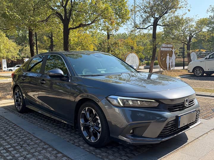 Фото 3 - Honda Civic