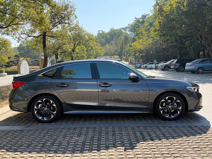 Фото 4 - Honda Civic