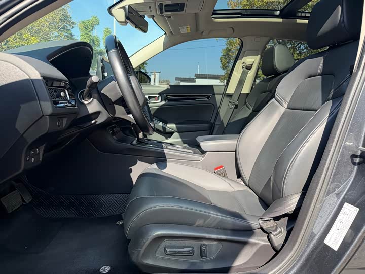 Фото 8 - Honda Civic