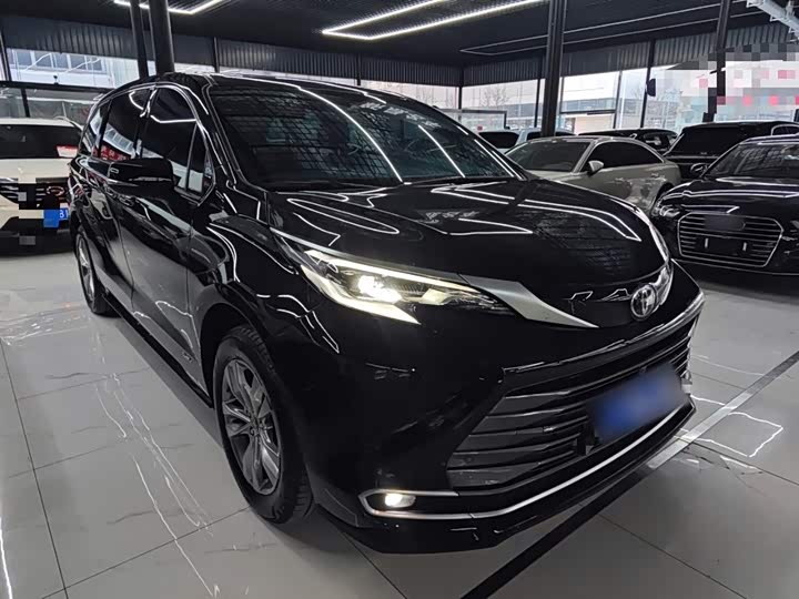 Фото 4 - Toyota Sienna