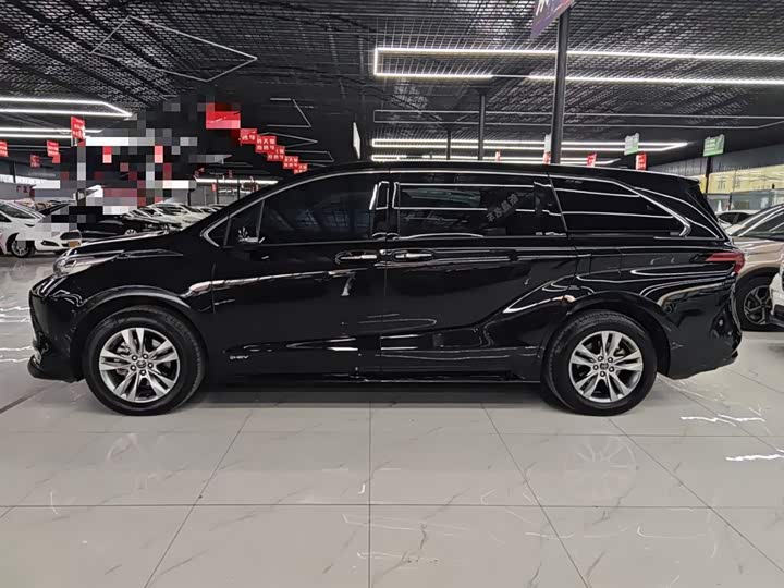 Фото 5 - Toyota Sienna