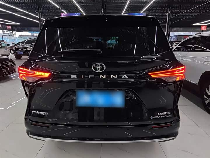 Фото 6 - Toyota Sienna