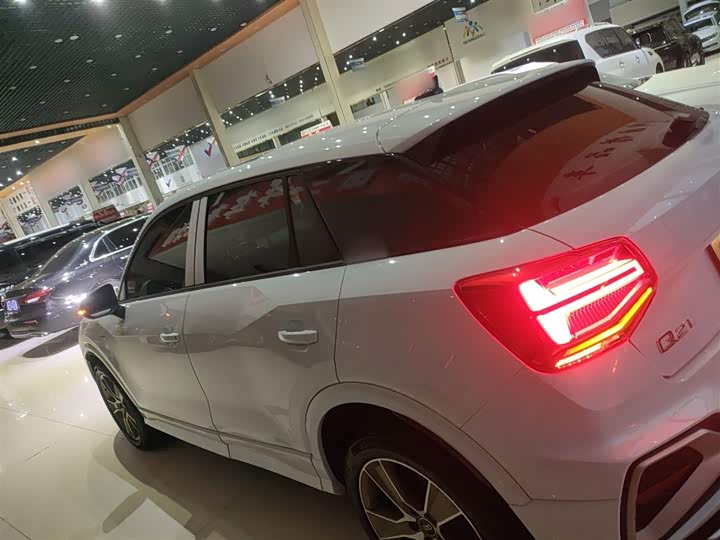Фото 5 - Audi Q2L