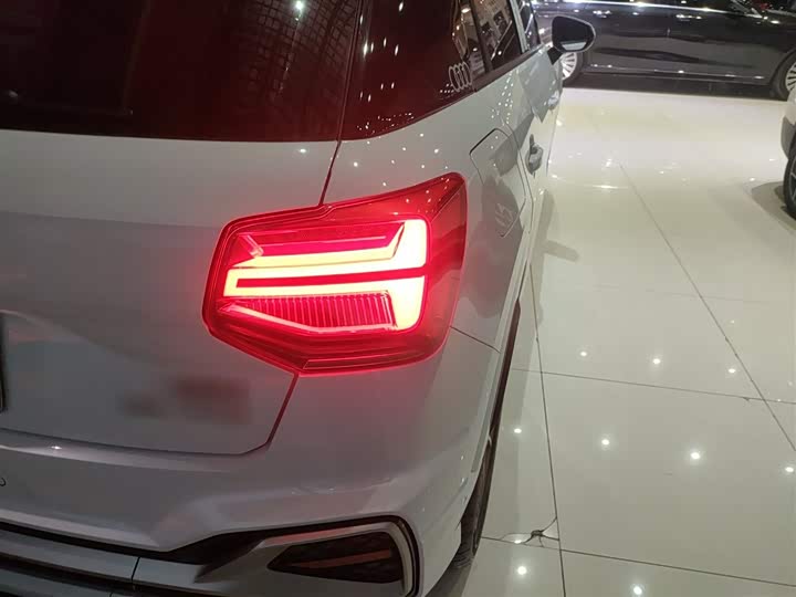 Фото 8 - Audi Q2L