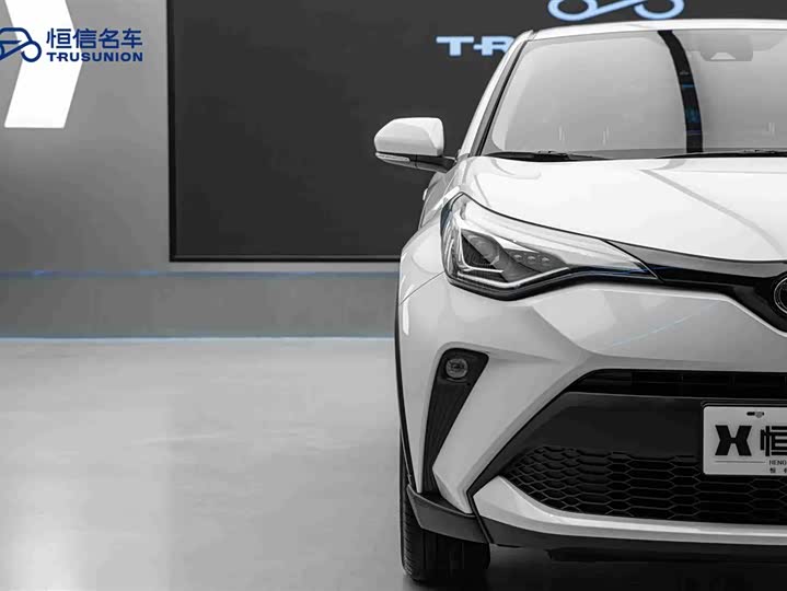 Фото 8 - Toyota C-HR